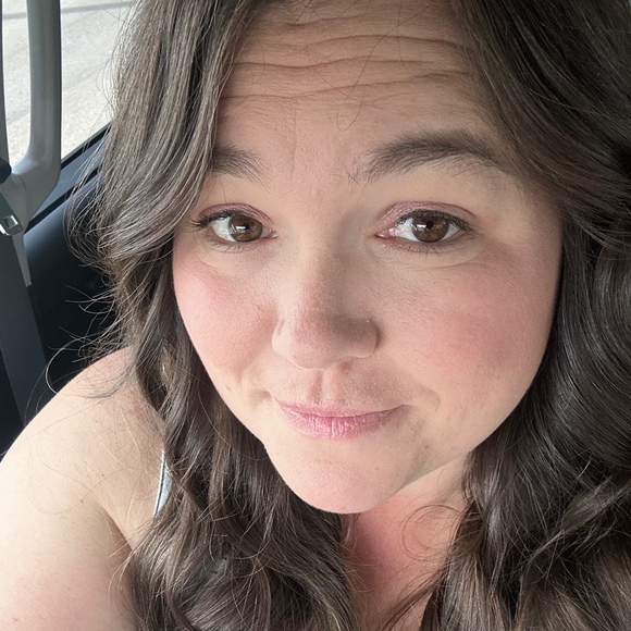 Meet your Posher, Vanessa - Picture 1 of 1